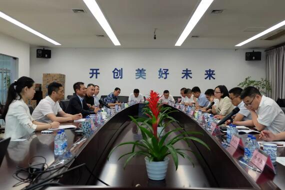 永嘉縣縣委書(shū)記王彩蓮一行蒞臨凱泉泵業(yè)參觀考察 永嘉縣縣委書(shū)記王彩蓮一行蒞臨凱泉泵業(yè)參觀考察