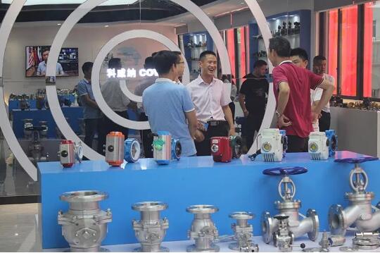 參觀新工廠 參觀新工廠