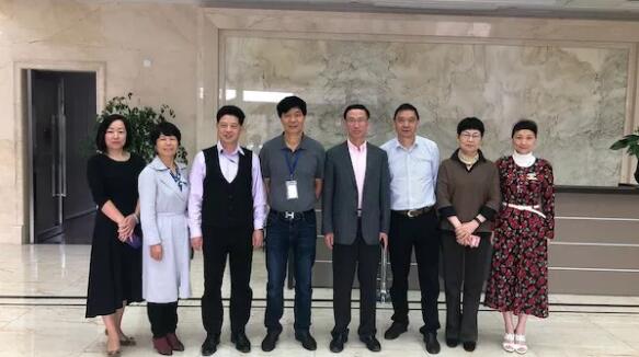 走訪專家團(tuán)合影 走訪專家團(tuán)合影