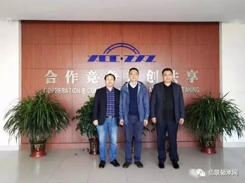 瓦房店市委常委、統(tǒng)戰(zhàn)部部長(zhǎng)鄭軍考察軸承企業(yè) 瓦房店市委常委、統(tǒng)戰(zhàn)部部長(zhǎng)鄭軍考察軸承企業(yè)
