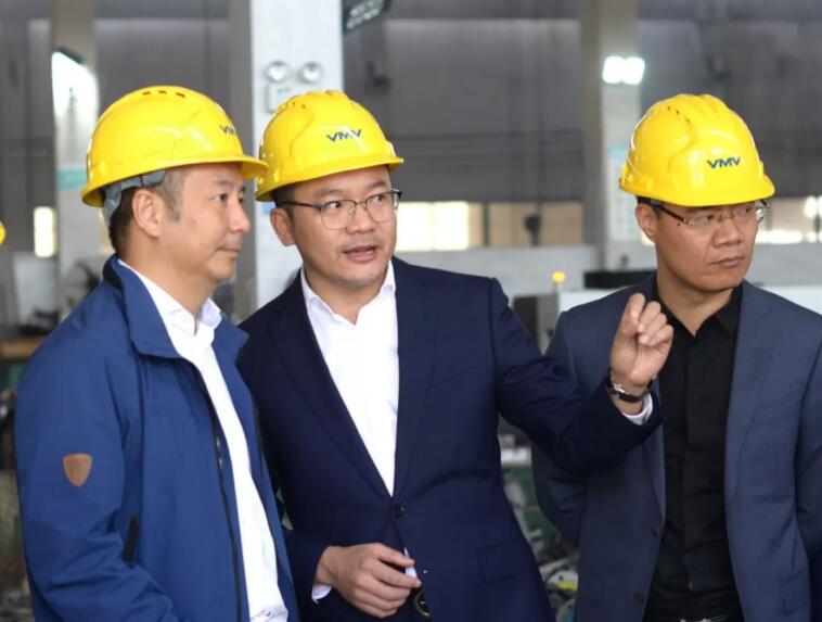 縣長林萬樂在紐頓調(diào)研時說:“紐頓要爭做波紋管閥門市場的“領(lǐng)軍、高成長、單打冠軍”企業(yè),爭當行業(yè)龍頭企業(yè)” 縣長林萬樂在紐頓調(diào)研時說:“紐頓要爭做波紋管閥門市場的“領(lǐng)軍、高成長、單打冠軍”企業(yè),爭當行業(yè)龍頭企業(yè)”