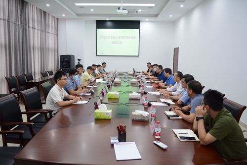 合肥工業(yè)大學真空專業(yè)專家來合肥通用機械研究院交流 合肥工業(yè)大學真空專業(yè)專家來合肥通用機械研究院交流