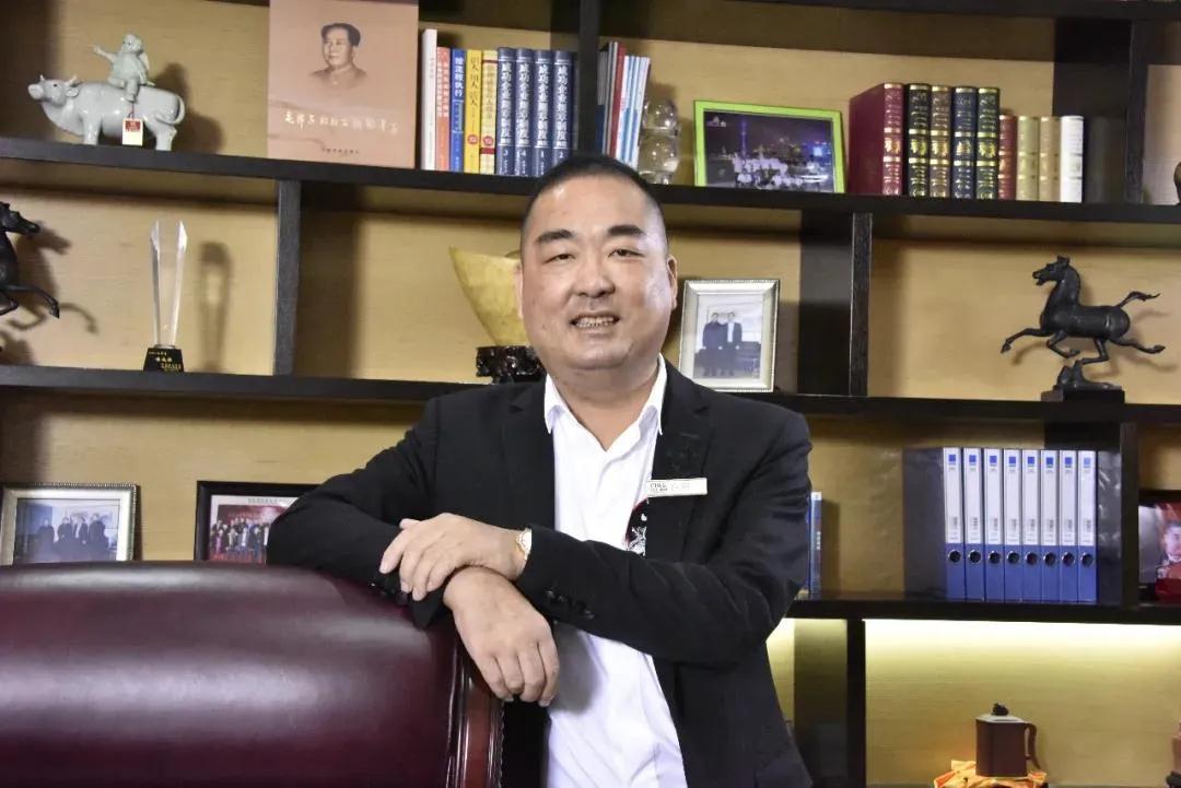 良工閥門集團(tuán)潘成漲:白手起家做到半年產(chǎn)值近3億的創(chuàng)業(yè)青年 良工閥門集團(tuán)潘成漲:白手起家做到半年產(chǎn)值近3億的創(chuàng)業(yè)青年