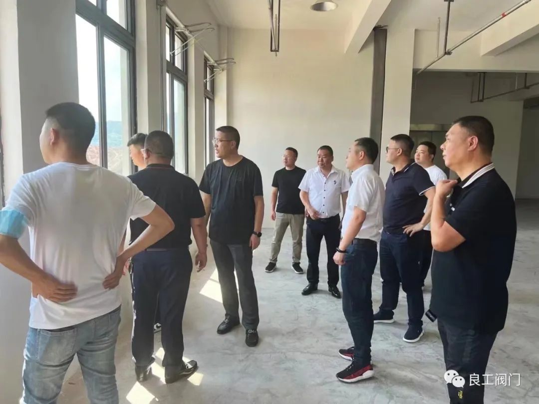 良工閥門集團一行應(yīng)邀赴文成縣就總部擬遷址計劃開展考察調(diào)研工作 良工閥門集團一行應(yīng)邀赴文成縣就總部擬遷址計劃開展考察調(diào)研工作