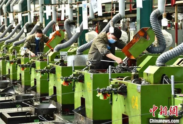 圖為永年工業(yè)園區(qū)一家緊固件企業(yè)生產(chǎn)的緊固件產(chǎn)品。 圖為永年工業(yè)園區(qū)一家緊固件企業(yè)生產(chǎn)的緊固件產(chǎn)品。
