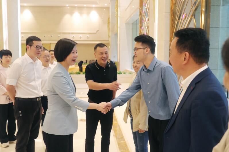 永嘉縣黨政企代表團(tuán)赴中核科技、紐威數(shù)控等企業(yè)學(xué)習(xí)考察 永嘉縣黨政企代表團(tuán)赴中核科技、紐威數(shù)控等企業(yè)學(xué)習(xí)考察
