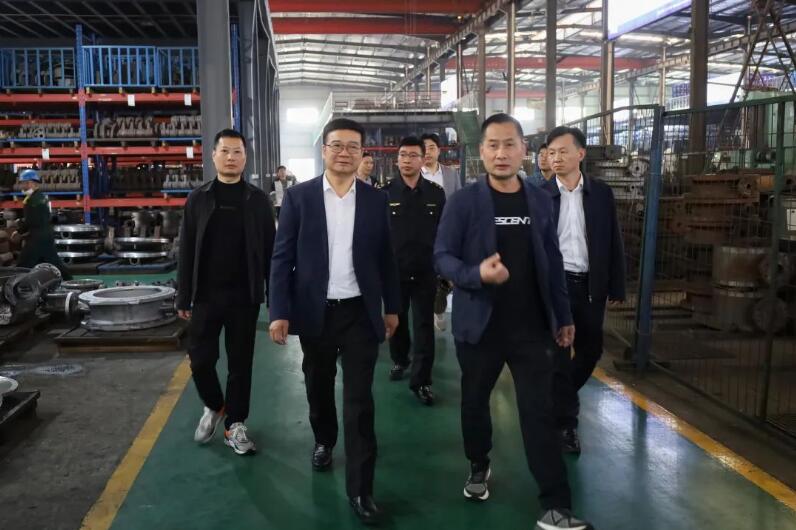溫州灣新區(qū)管委會(huì)主任周一富調(diào)研浙江石化閥門(mén)、川天閥門(mén)等企業(yè) 溫州灣新區(qū)管委會(huì)主任周一富調(diào)研浙江石化閥門(mén)、川天閥門(mén)等企業(yè)