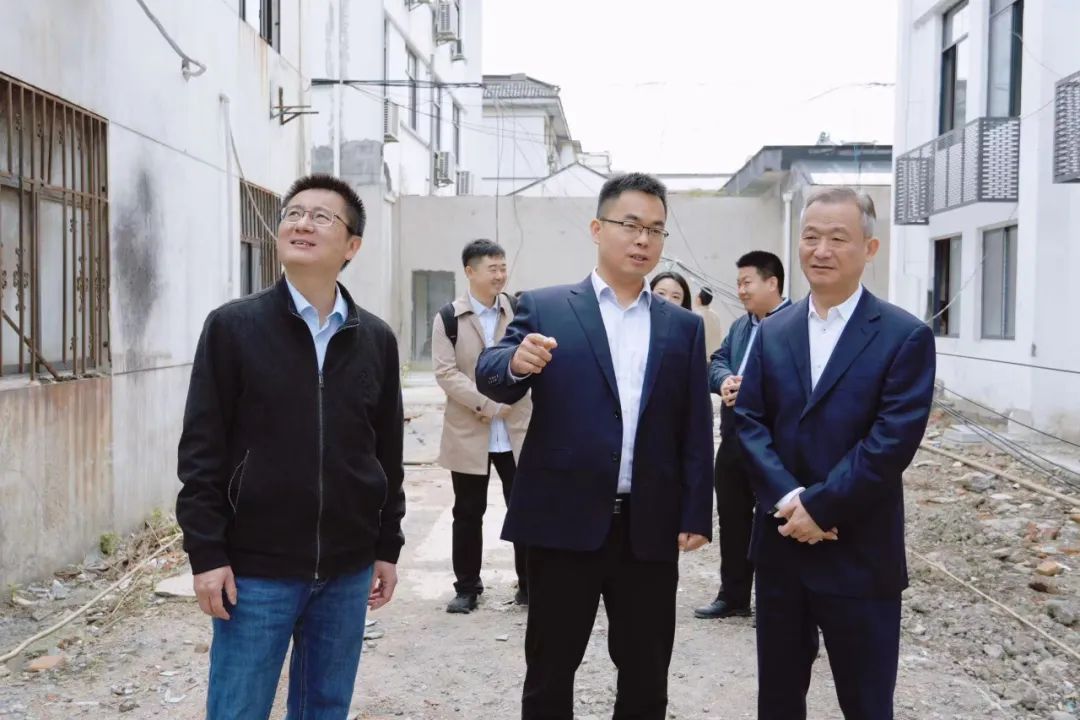 中核華建董事長夏軍堂一行到中核蘇閥調(diào)研并進行安全檢查 中核華建董事長夏軍堂一行到中核蘇閥調(diào)研并進行安全檢查