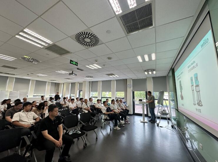 共繪供熱新篇章 北京建筑大學供熱管理專業(yè)定制研修班蒞臨威樂中國 共繪供熱新篇章 北京建筑大學供熱管理專業(yè)定制研修班蒞臨威樂中國