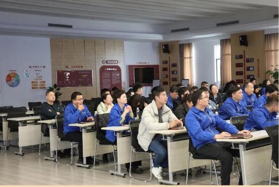 南泵事業(yè)部開(kāi)展《生產(chǎn)型企業(yè)法律風(fēng)險(xiǎn)防控與合規(guī)建設(shè)》專(zhuān)題培訓(xùn) 南泵事業(yè)部開(kāi)展《生產(chǎn)型企業(yè)法律風(fēng)險(xiǎn)防控與合規(guī)建設(shè)》專(zhuān)題培訓(xùn)