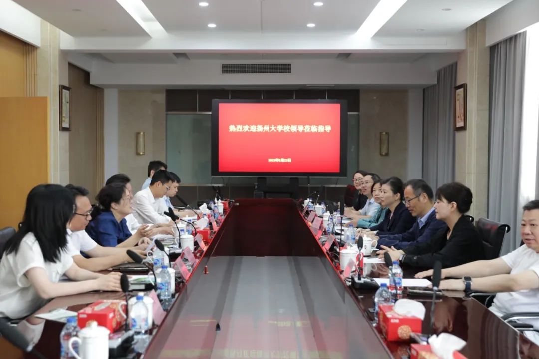 揚州大學蔡穎蔚副校長一行到訪阿波羅機械開展校企合作交流 揚州大學蔡穎蔚副校長一行到訪阿波羅機械開展校企合作交流