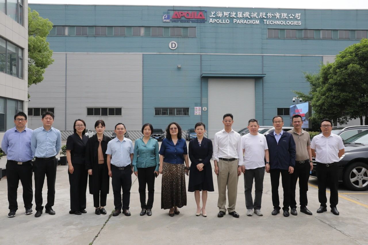 揚州大學蔡穎蔚副校長一行到訪阿波羅機械開展校企合作交流 揚州大學蔡穎蔚副校長一行到訪阿波羅機械開展校企合作交流
