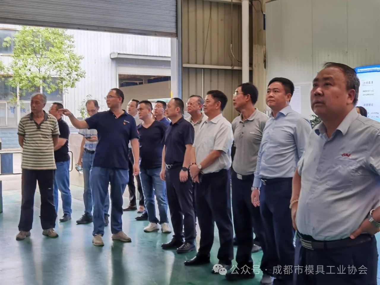 成都模協(xié)理事長、監(jiān)事長單位領(lǐng)導(dǎo)參觀航天模具公司 成都模協(xié)理事長、監(jiān)事長單位領(lǐng)導(dǎo)參觀航天模具公司