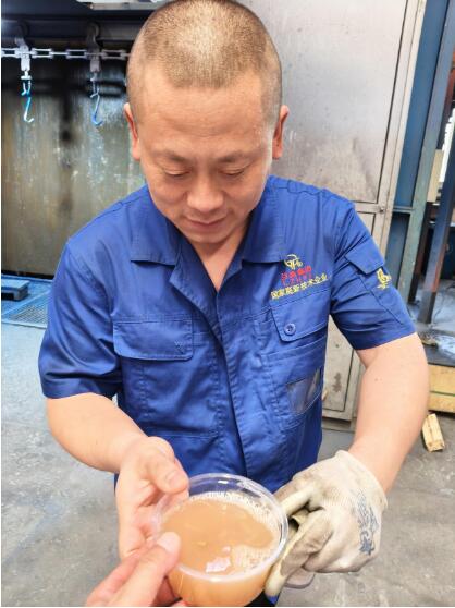 蘭高閥酷暑送清涼:一碗綠豆湯,映出滾燙的堅守與深情 蘭高閥酷暑送清涼:一碗綠豆湯,映出滾燙的堅守與深情