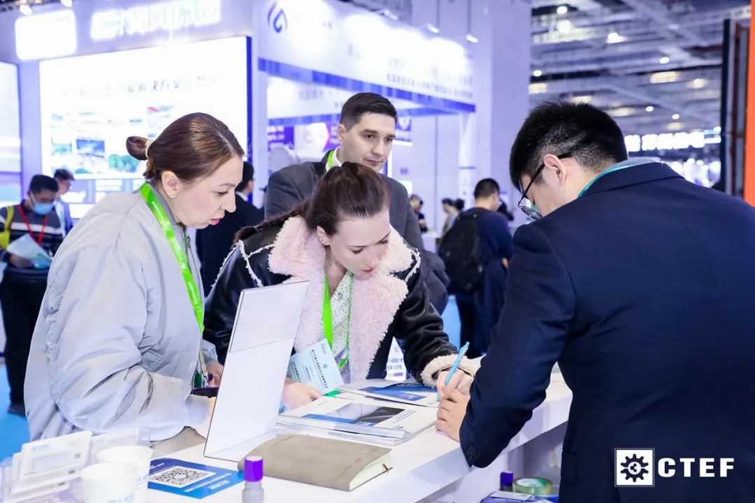 中國化工裝備展盛啟:微化工企業(yè)聚首,共繪產(chǎn)業(yè)新藍(lán)圖 中國化工裝備展盛啟:微化工企業(yè)聚首,共繪產(chǎn)業(yè)新藍(lán)圖